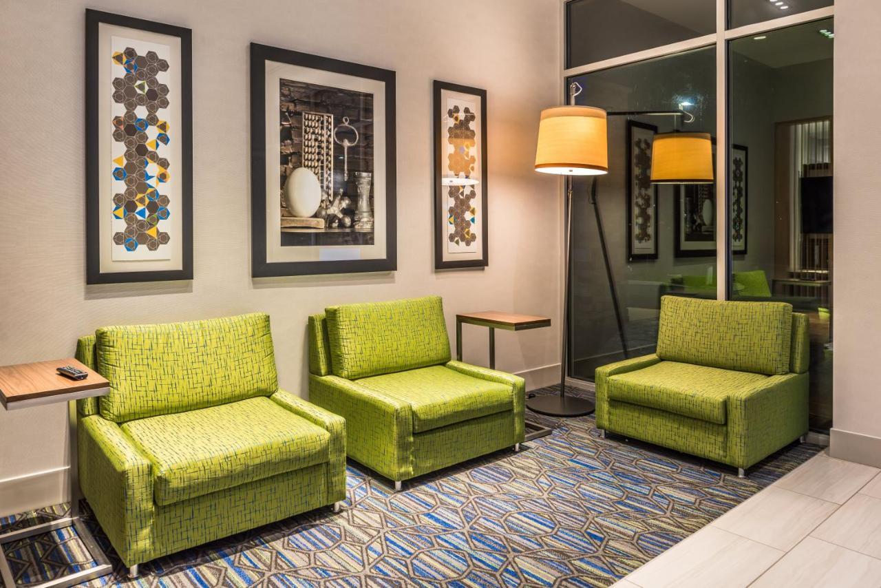 Holiday Inn Express & Suites Farmville By Ihg Exterior foto