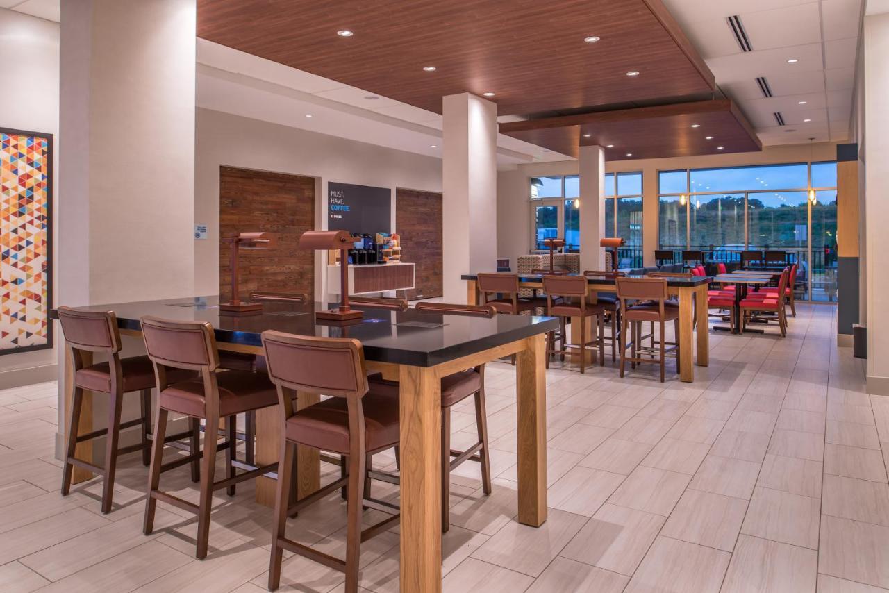 Holiday Inn Express & Suites Farmville By Ihg Exterior foto
