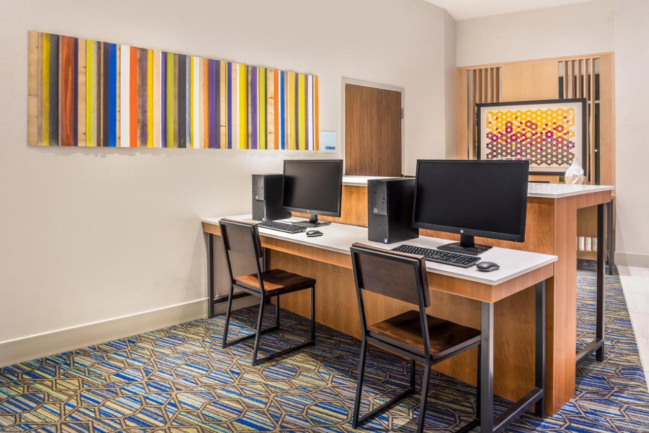 Holiday Inn Express & Suites Farmville By Ihg Exterior foto
